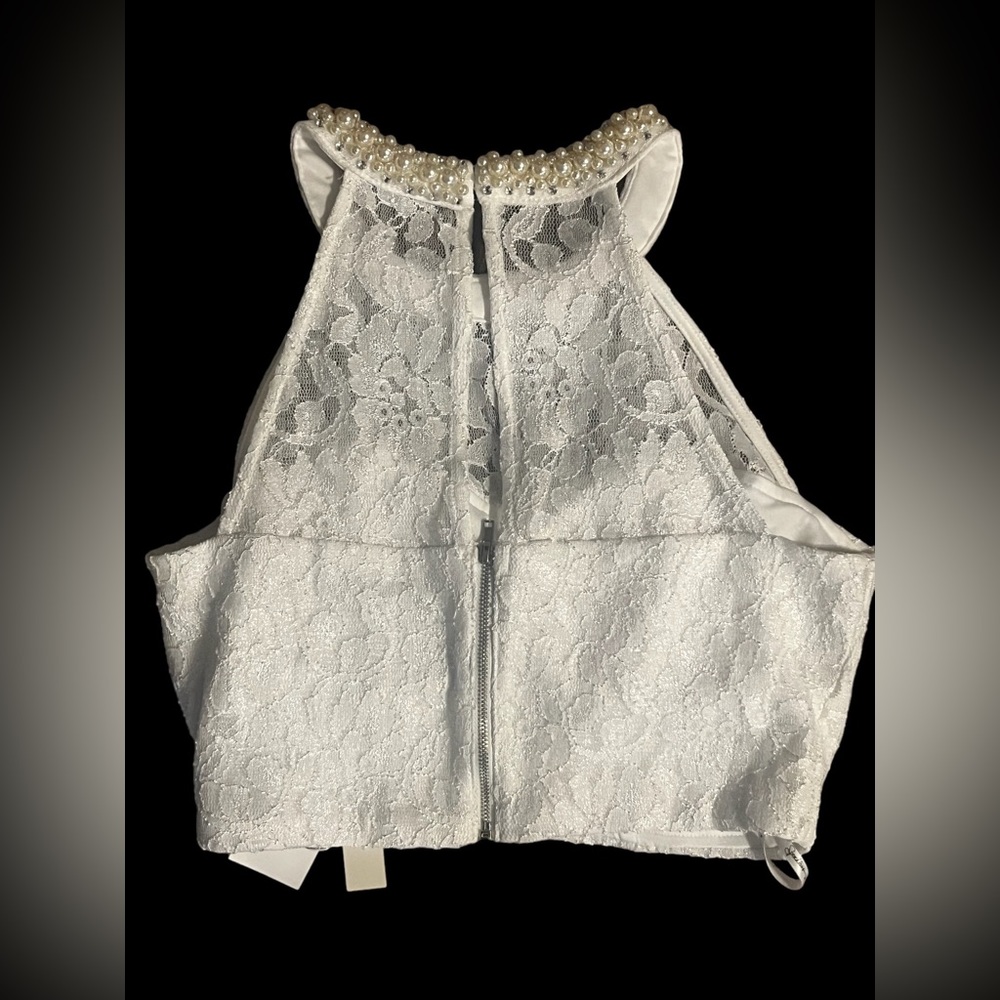 Macys White Cropped Top Faux Lace Size Medium - Picture 4 of 4